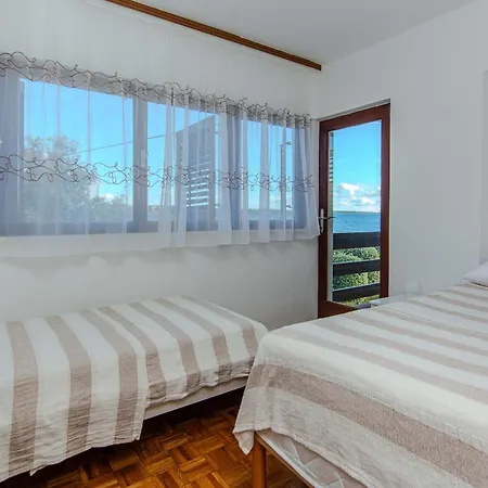 Kurta Apartment